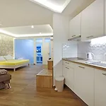 Alos Center